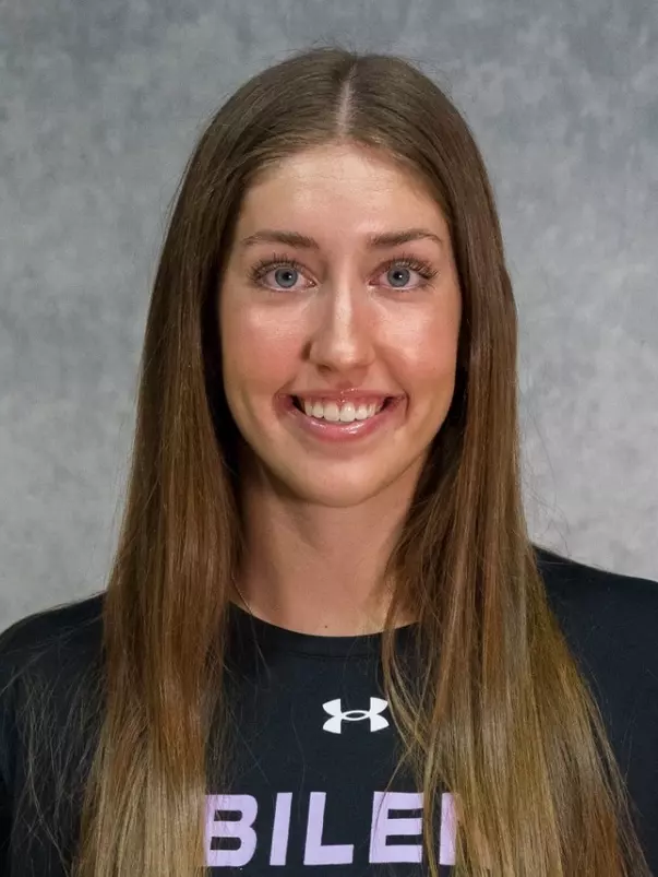 Meredith Mayes Headshot #2 (2026-27)