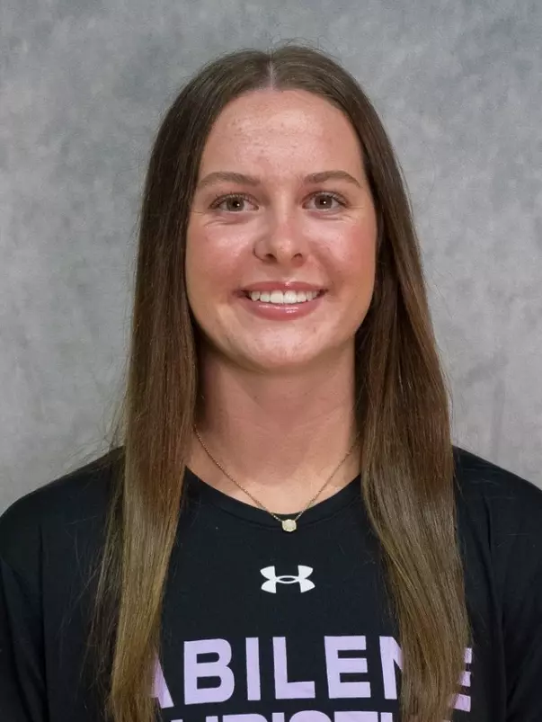 Riley Grohman Headshot #2 (2026-27)