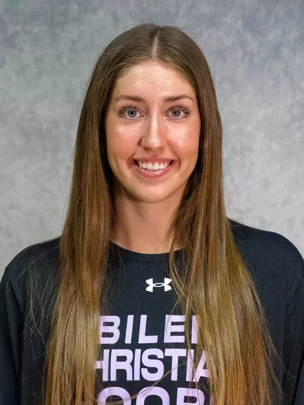 Meredith Mayes Headshot (2026-27)