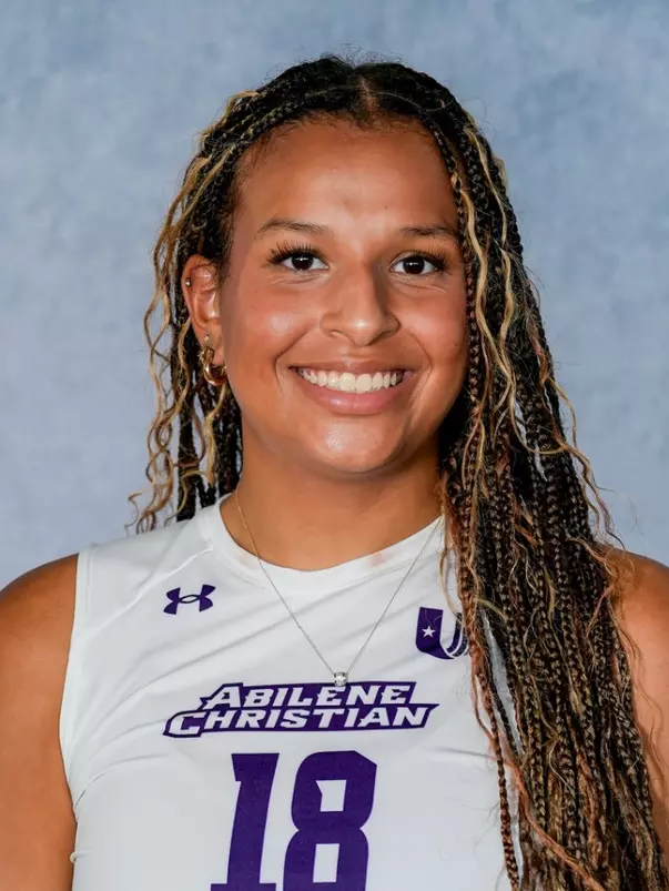 Isa Richardson Headshot (2026)