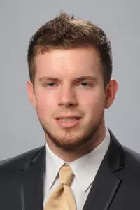 Gingerich_Zach_Akron_Football_H15_web