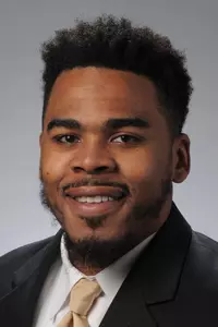 Jones_DJ_Akron_Football_H16_web