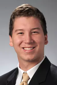 Uecker_Clayton_Akron_Football_H16_web