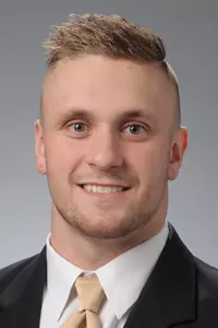 Venckus_Daumantas_Akron_Football_H16_web