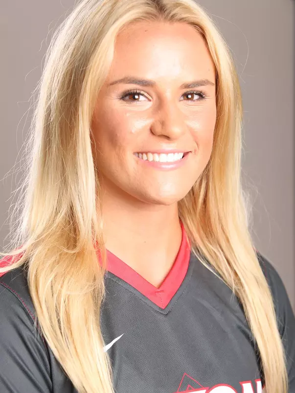 Mazzola, Hailey Headshot