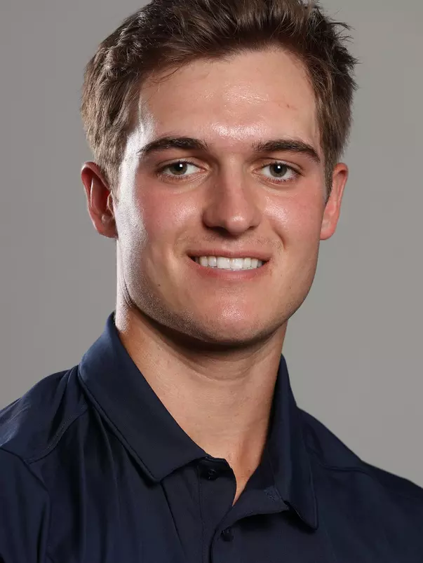 Drake Mendenhall 2017-18 headshot