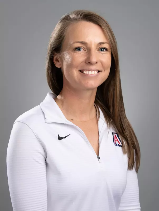 Caitlin Lowe Head Shot