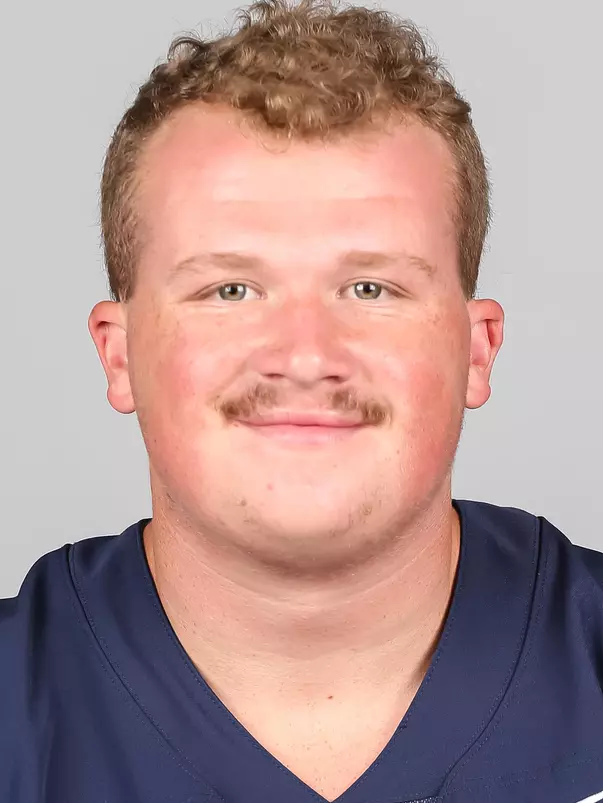 Davis Divall 2021 Fall Headshot