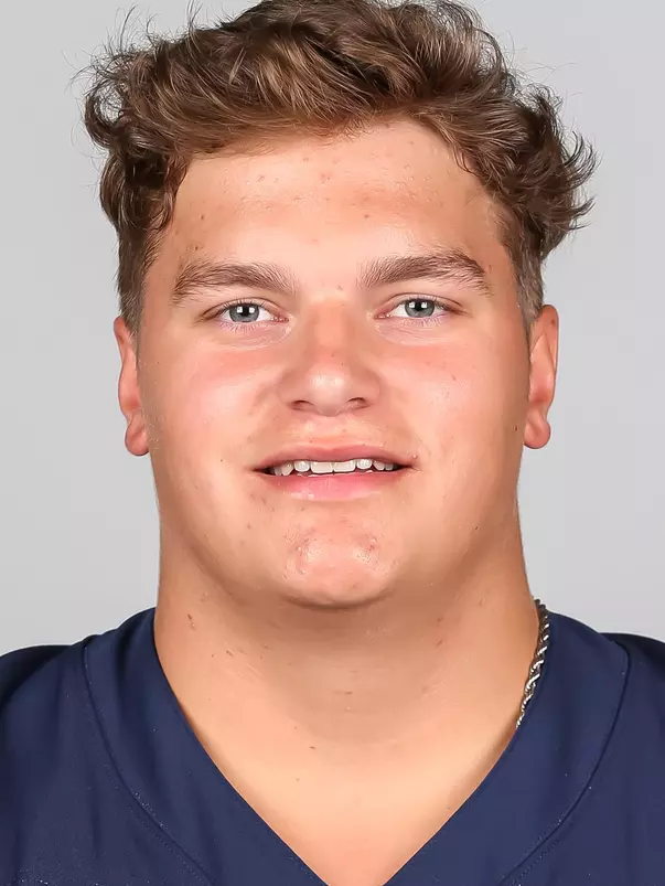 Leif Magnuson 2021 Fall Headshot