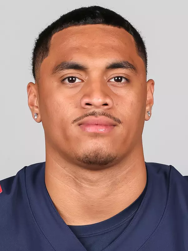 Eddie Siaumau-Sanitoa 2021 Fall Headshot