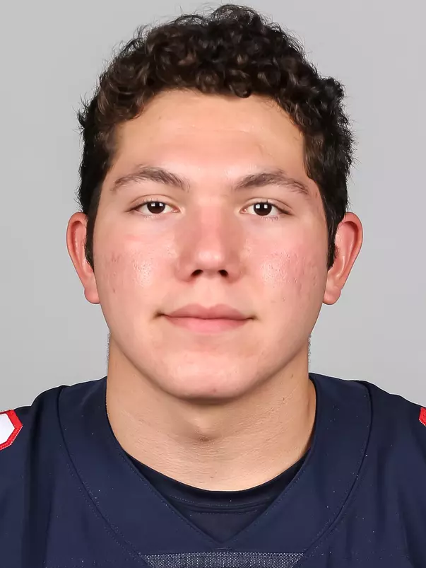 Victor Zayas 2021 Fall Headshot