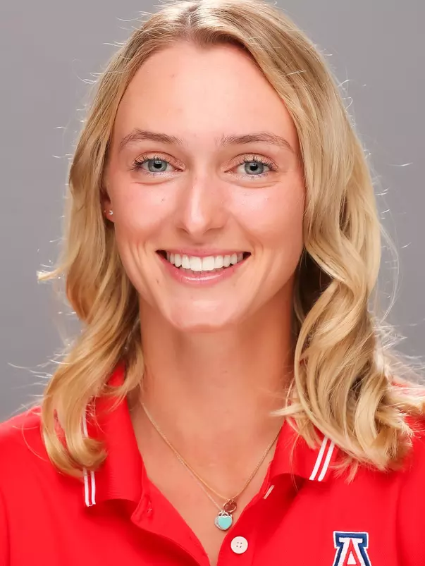 — Gile Bite Starkute — TUCSON, ARIZ. -- Women’s golf photo day.Sept. 17, 2021. Photo by Mike Christy / Arizona Athletics