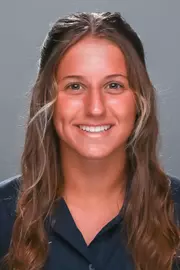 Casslyn Treydte — TUCSON, ARIZ. -- Women’s swimming and diving photo day.
Sept. 14, 2021.
Photo by Ary Frank / Arizona Athletics