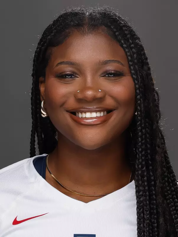 Journey Tucker Headshot
