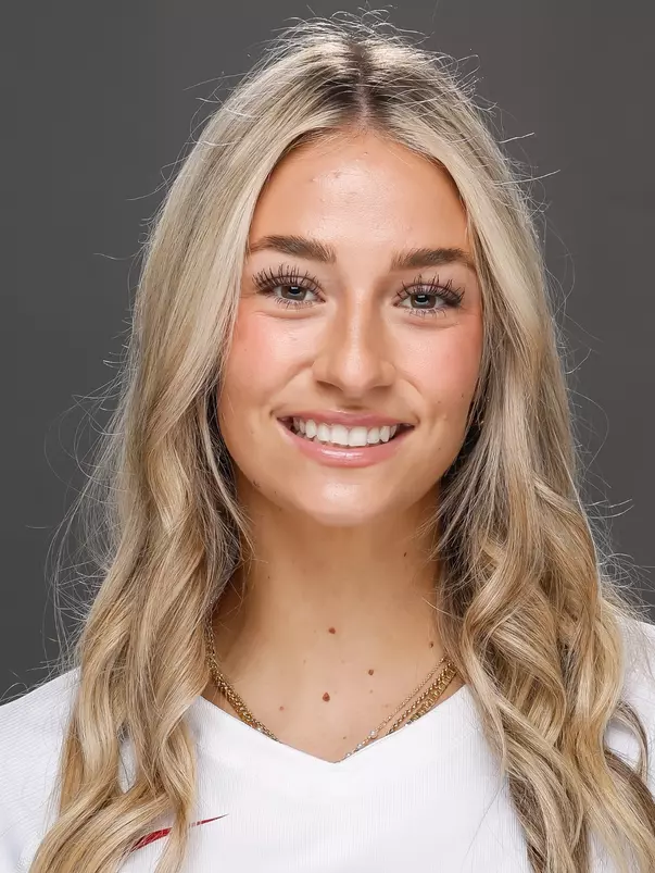 Sydnie Vanek Headshot