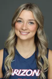 Chloe Giehtbrock Headshot