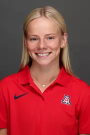 Molly Lakustiak headshot