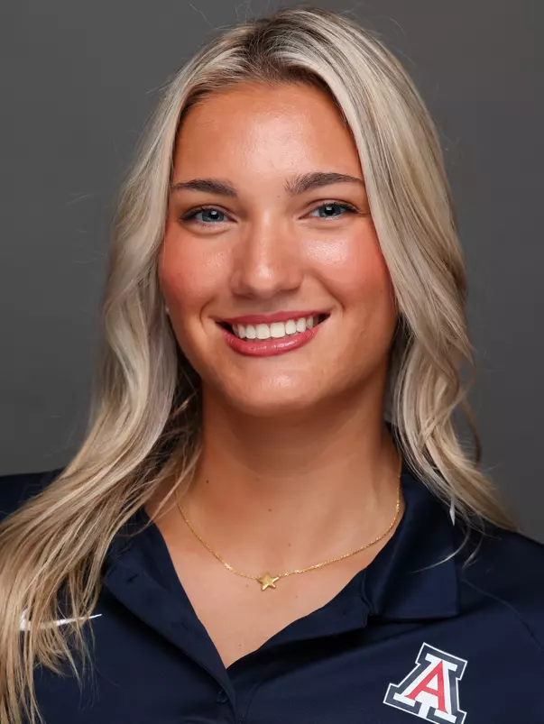 Elise Clift — TUCSON, ARIZ. -- Women’s swimming and diving 2025-2026 roster headshots at Photo Studio.
Aug. 28, 2025.
Photo by Madison Farwell / Arizona Athletics