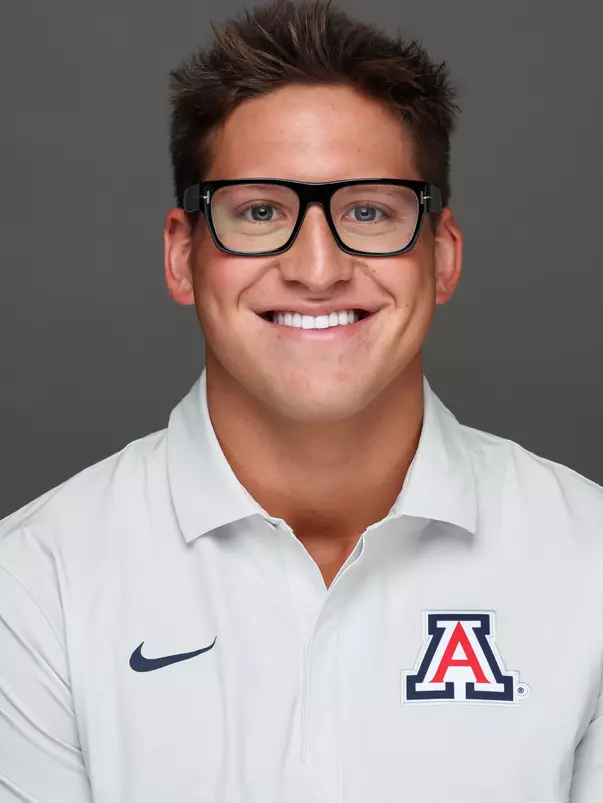 Jake Hutchinson - TUCSON, ARIZ. —Men’s swimming and diving headshots at McKale Memorial Center
Sept. 4, 2025.
Photo by Rebecca Sasnett / Arizona Athletics