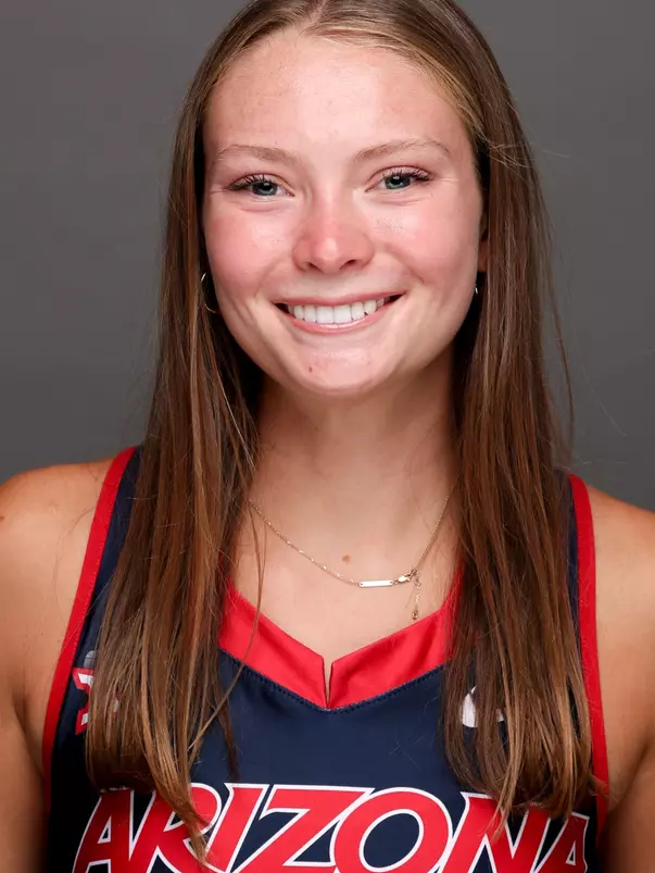 Madeline Walker Headshot