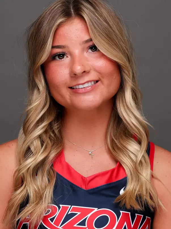 Kylie Helm Headshot