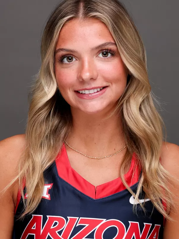 Ella Neubauer Headshot