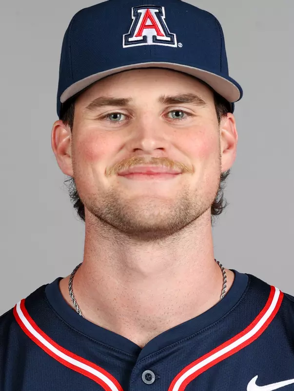 Maclain Roberts Headshot