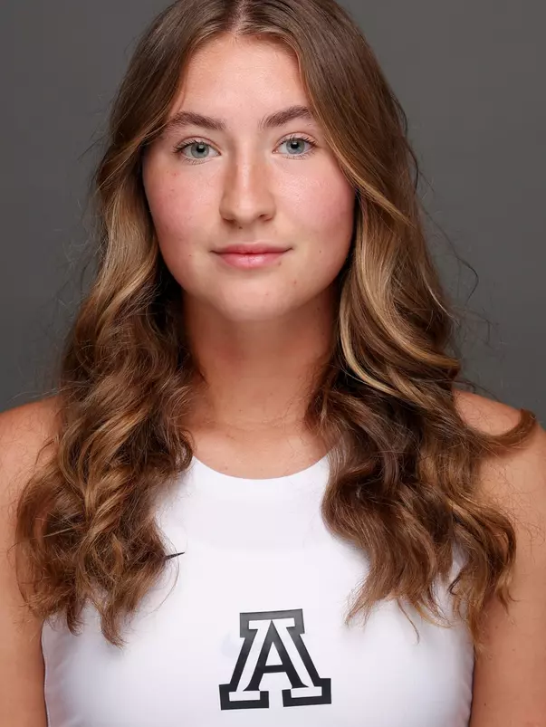 Martyna Ostrzygalo Headshot