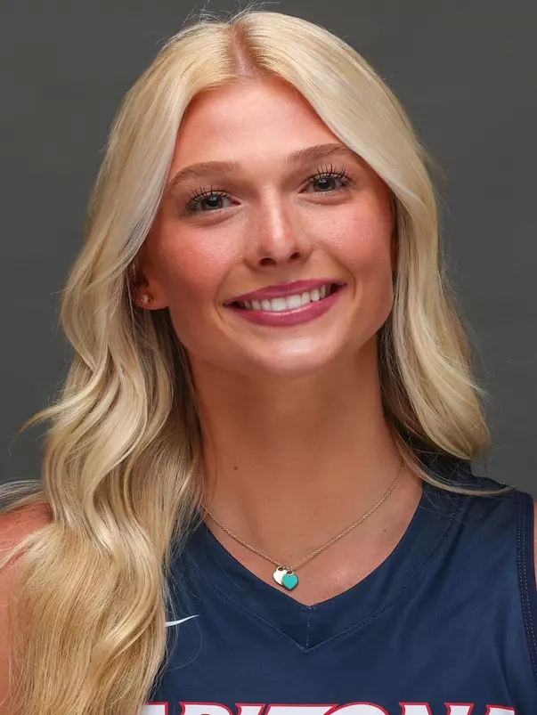 Shea Davis Headshot