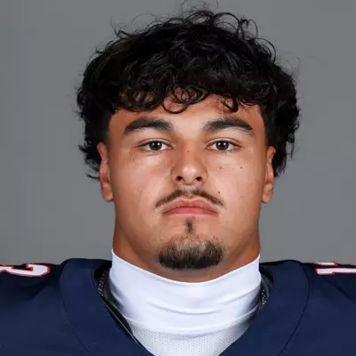 Cam Chapa headshot
