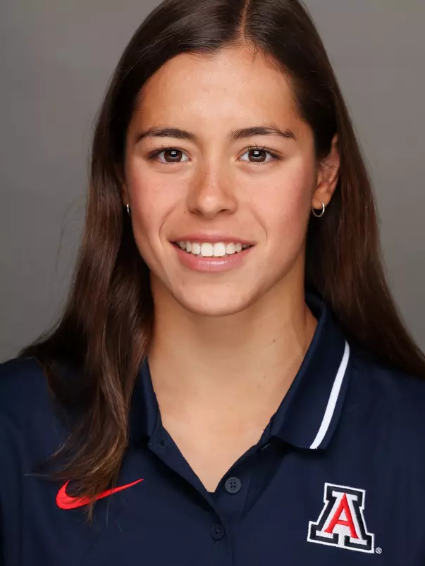 Maria Clara Abreu Borges Cunha Headshot