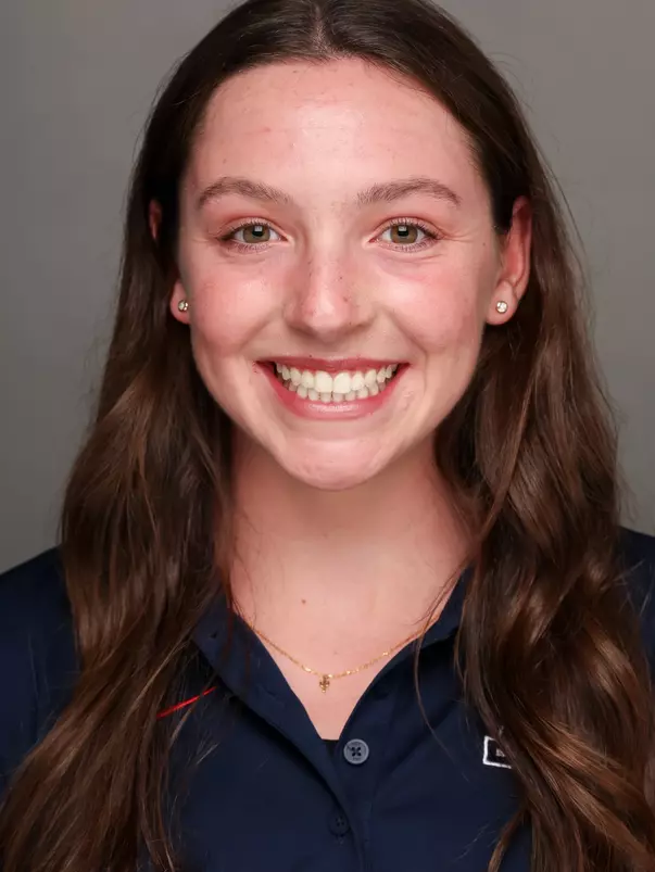Mia Wentzy Headshot