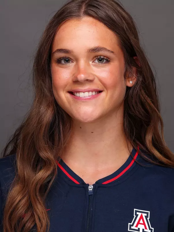 Elle Bragga Head Shot