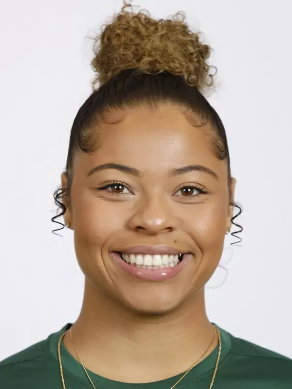 Alexis Fowlkes headshot 2019-20