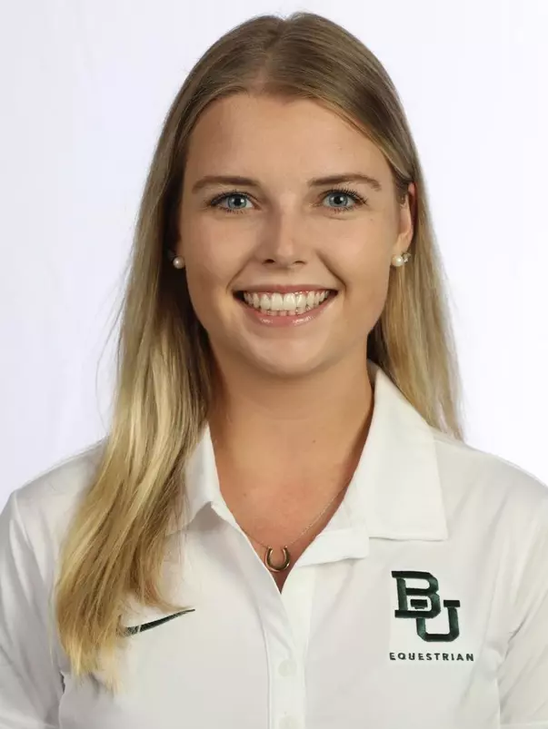 Phoebe Alwine Headshot 20-21
