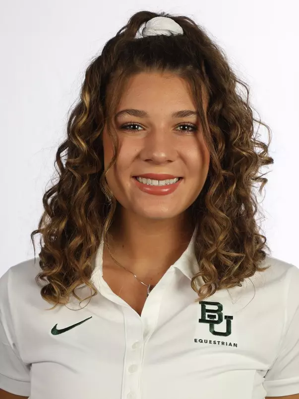 Liana Caroccio Headshot 20-21