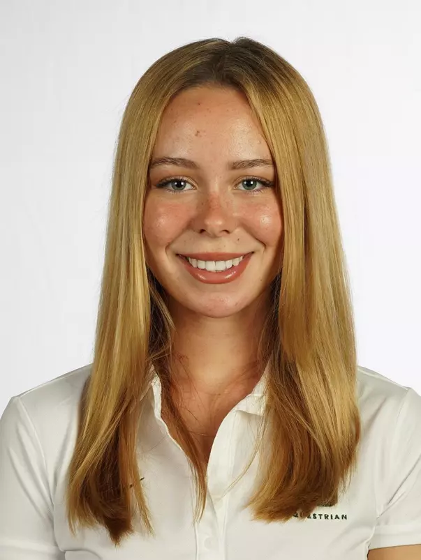 Emma Fletcher Headshot 20-21