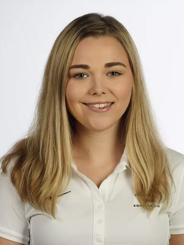 Marley Mainwaring Headshot 20-21