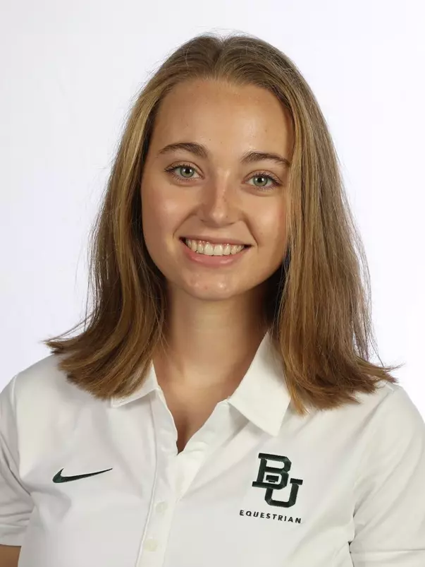Emily Moomaw Headshot 20-21