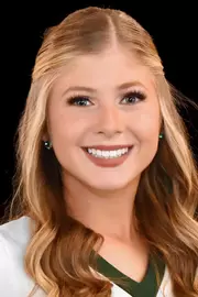 Chloe Korando headshot