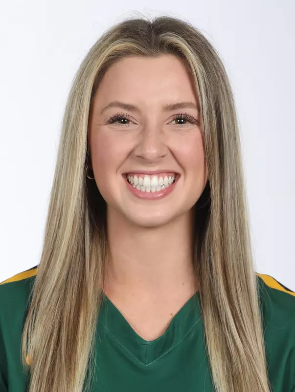 Lynch_Faith 2021 Headshot