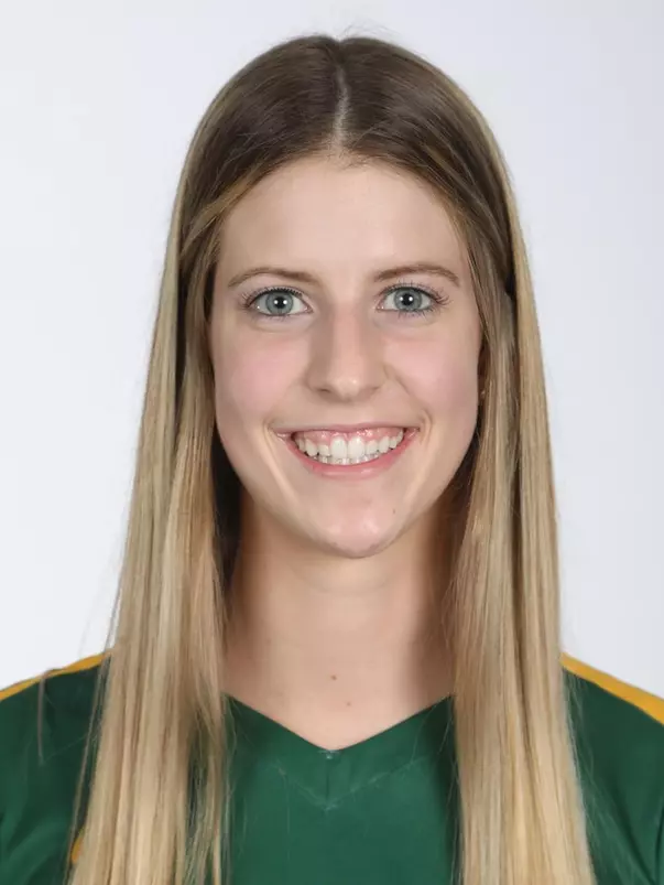 Davis_Cassie 2021 Headshot