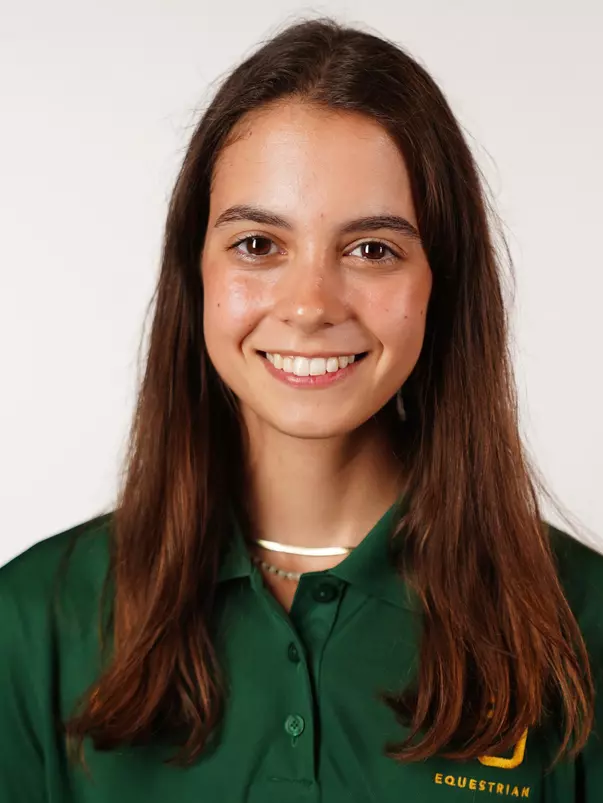 Caroline Robelen Headshot 2022