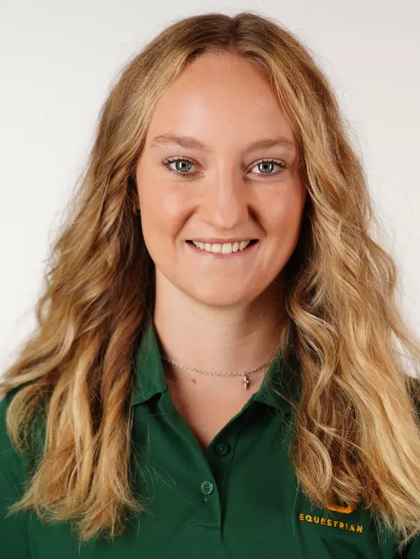 Maddie Vorhies Headshot 2022