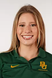 Madeline Bomba Headshot 2022