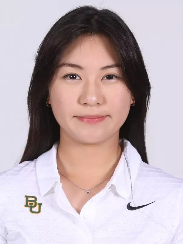 Yoonjeong Huh Headshot