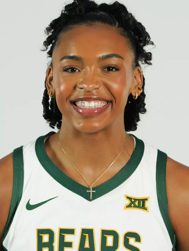 Bella Fontleroy headshot 2025