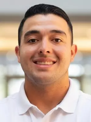 Headshot of Oliver Silva