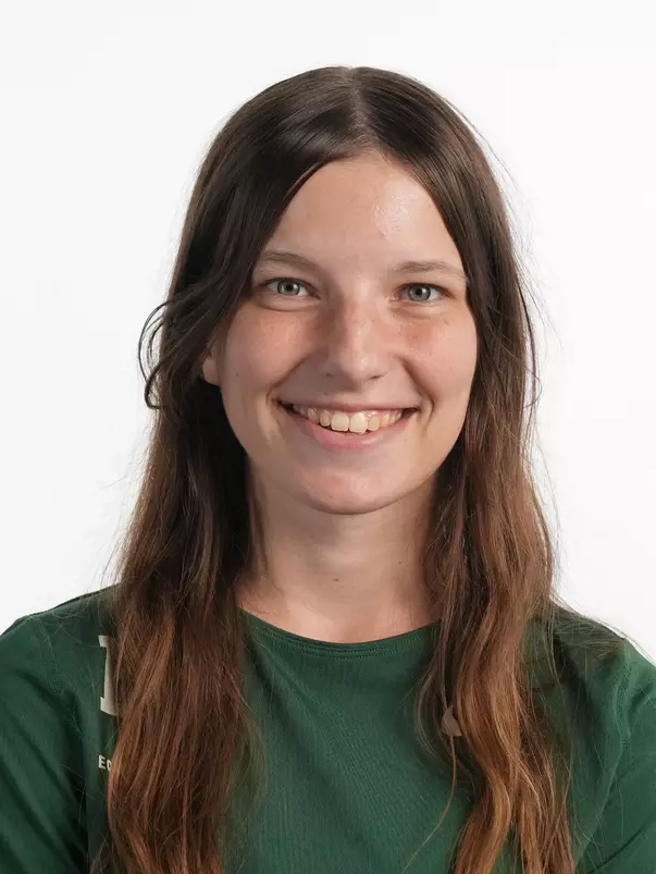 EQ Lenzi Halling Headshot 26-27