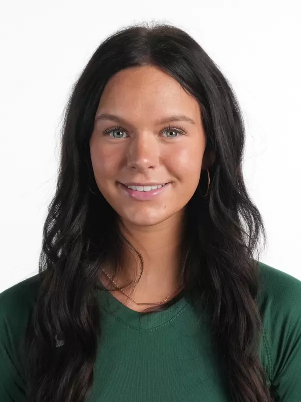 EQ Caroline Smith Headshot 26-27